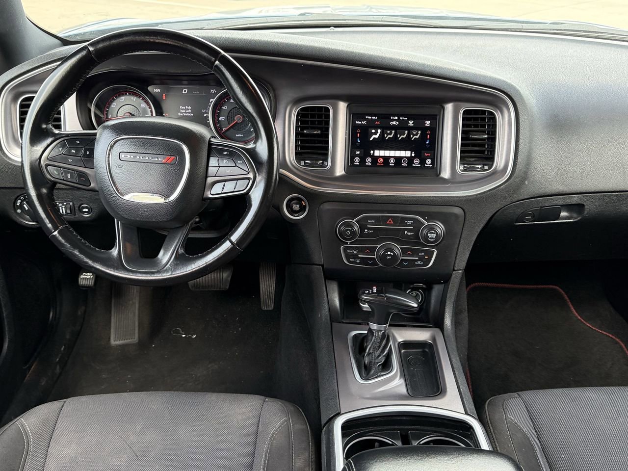 Used 2022 Dodge Charger SXT image 11