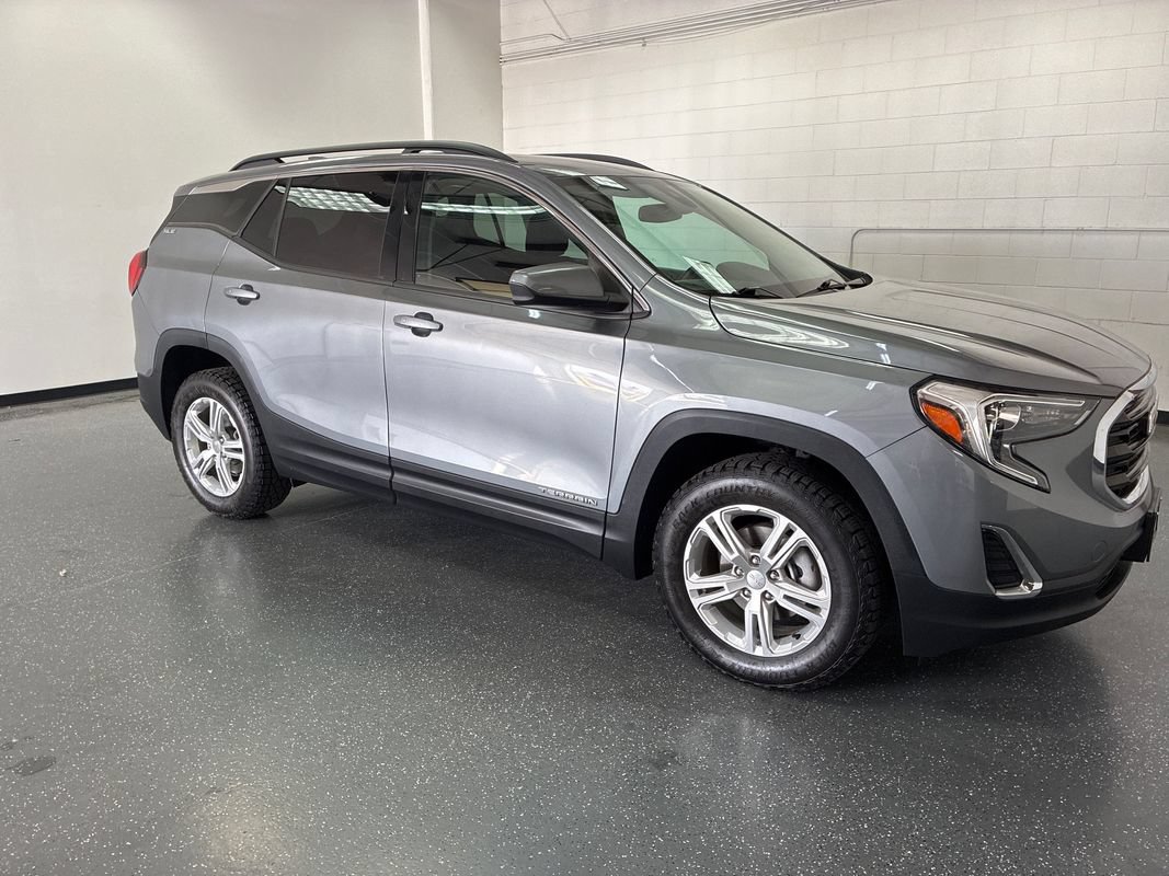 Used 2020 GMC Terrain SLE w/ Driver Convenience Package AWD/4WD image 2