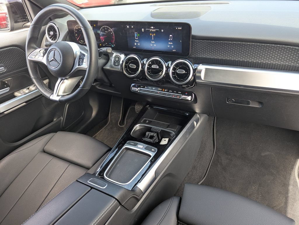 Used 2025 Mercedes-Benz GLB 250 image 29