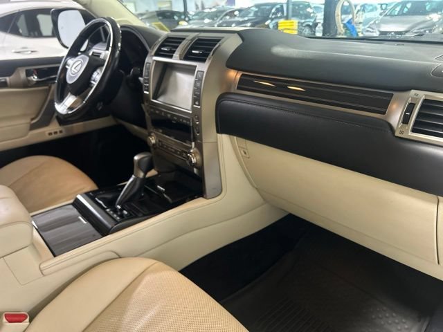 Used 2020 Lexus GX 460 Premium w/ Premium Package AWD/4WD image 28