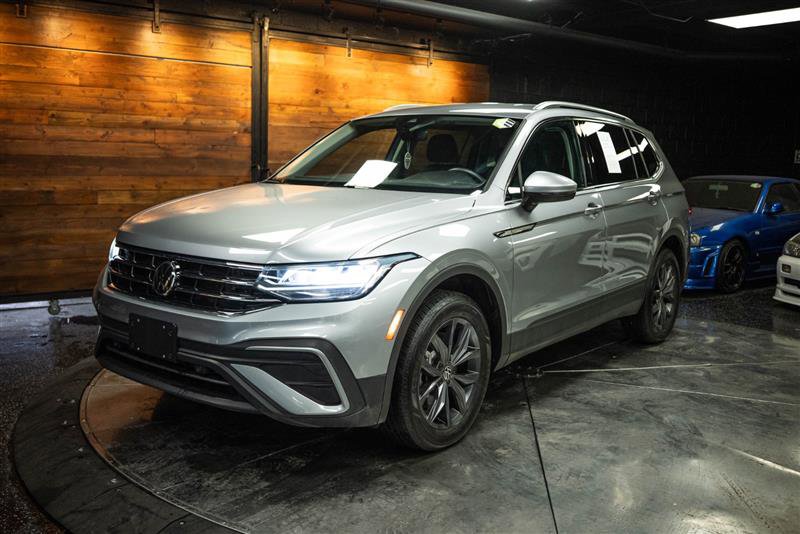 Used 2024 Volkswagen Tiguan SE image 2
