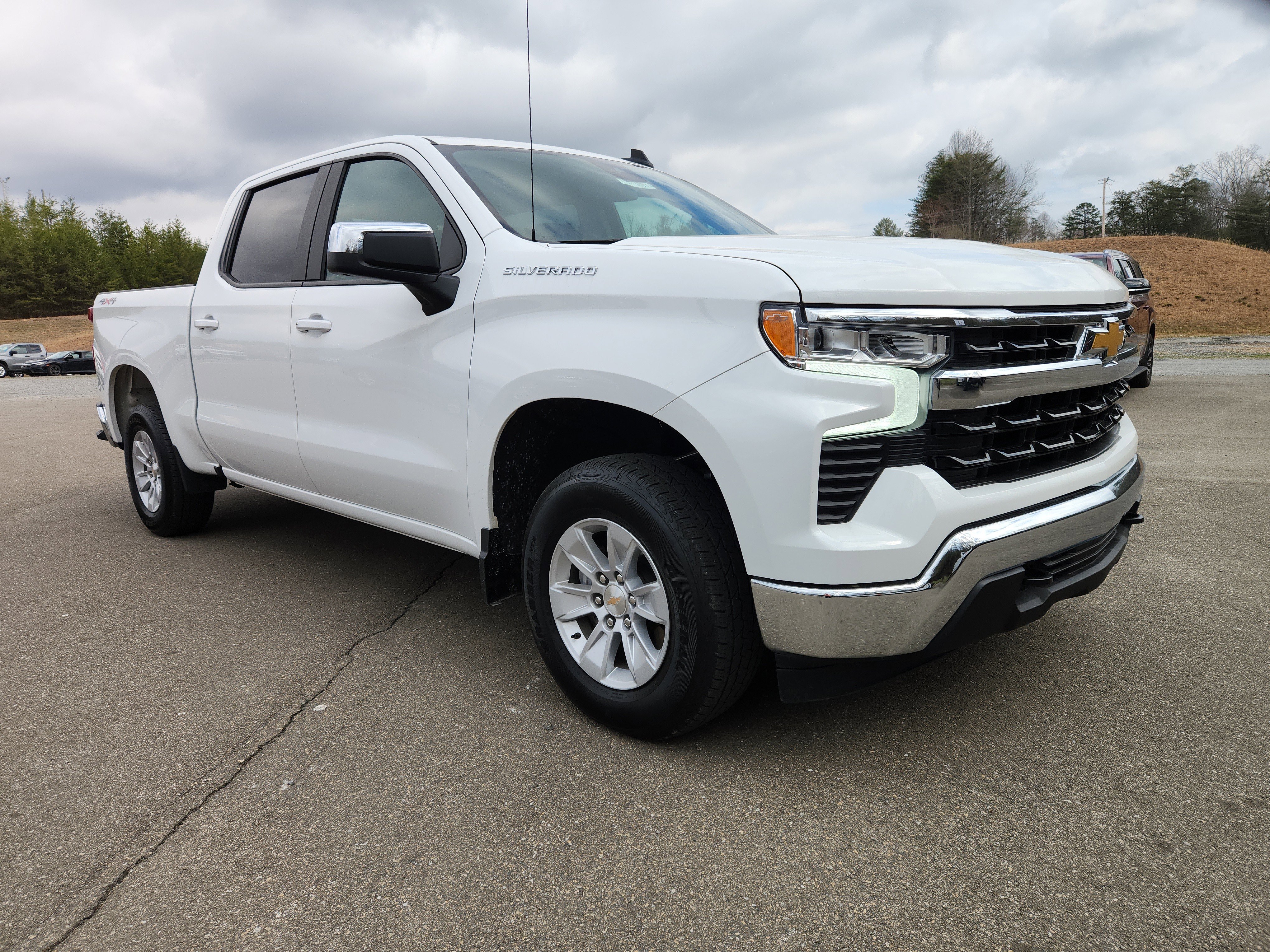Used 2025 Chevrolet Silverado 1500 LT image 11