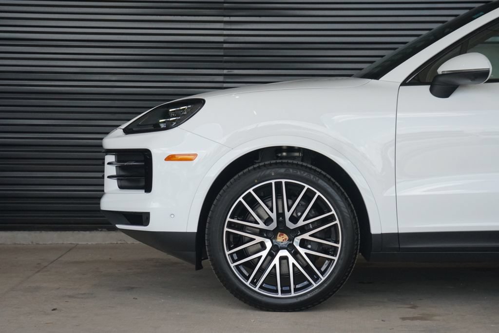 New 2026 Porsche Cayenne Coupe AWD/4WD image 12