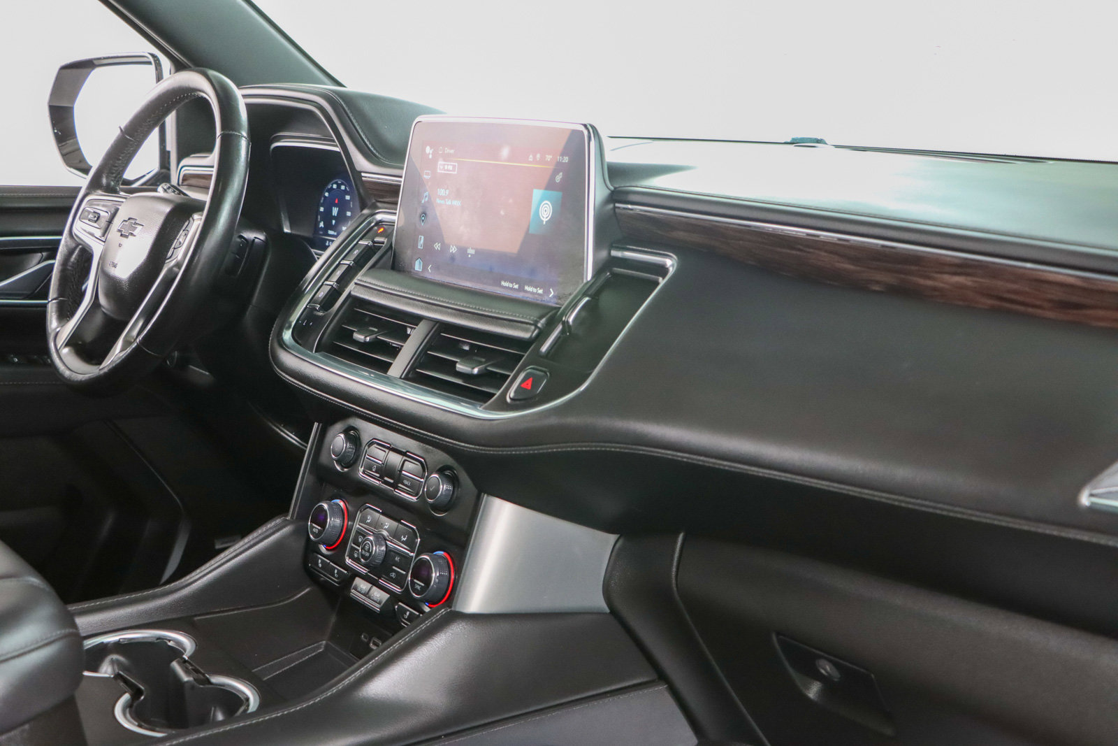 Used 2022 Chevrolet Tahoe Z71 w/ Luxury Package AWD/4WD image 30