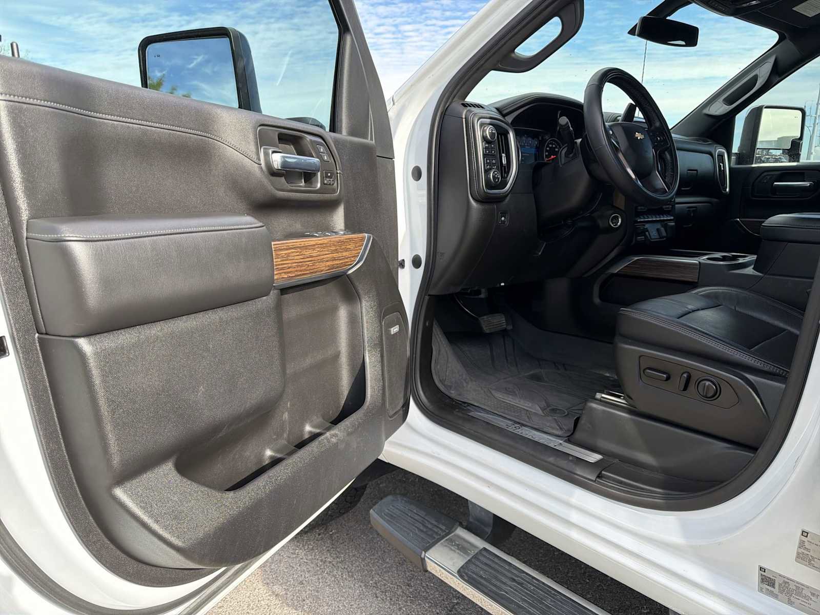 Used 2021 Chevrolet Silverado 3500 High Country image 17