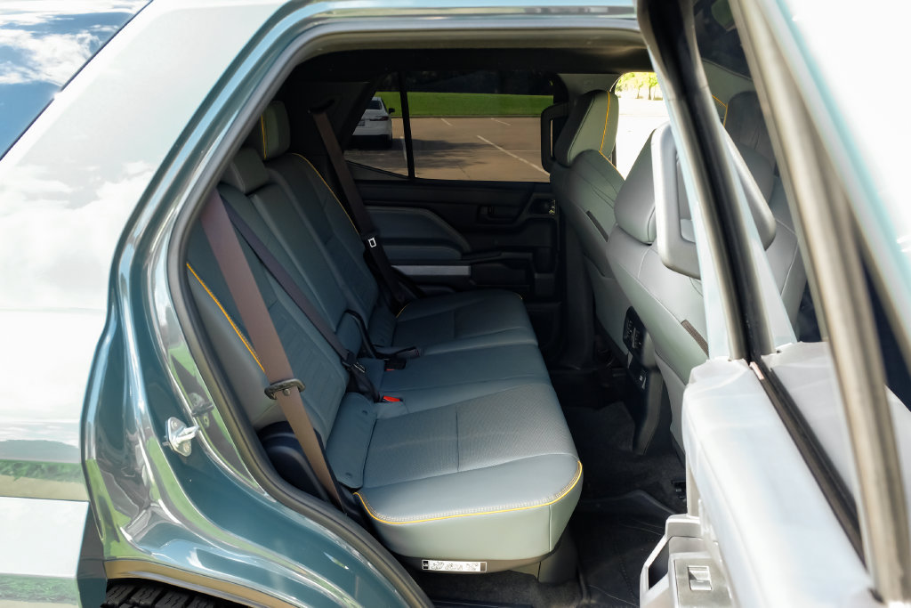 Used 2025 Toyota 4Runner Trailhunter AWD/4WD image 42