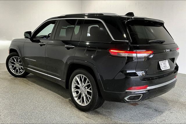 Used 2023 Jeep Grand Cherokee Summit w/ Luxury Tech Group V image 4