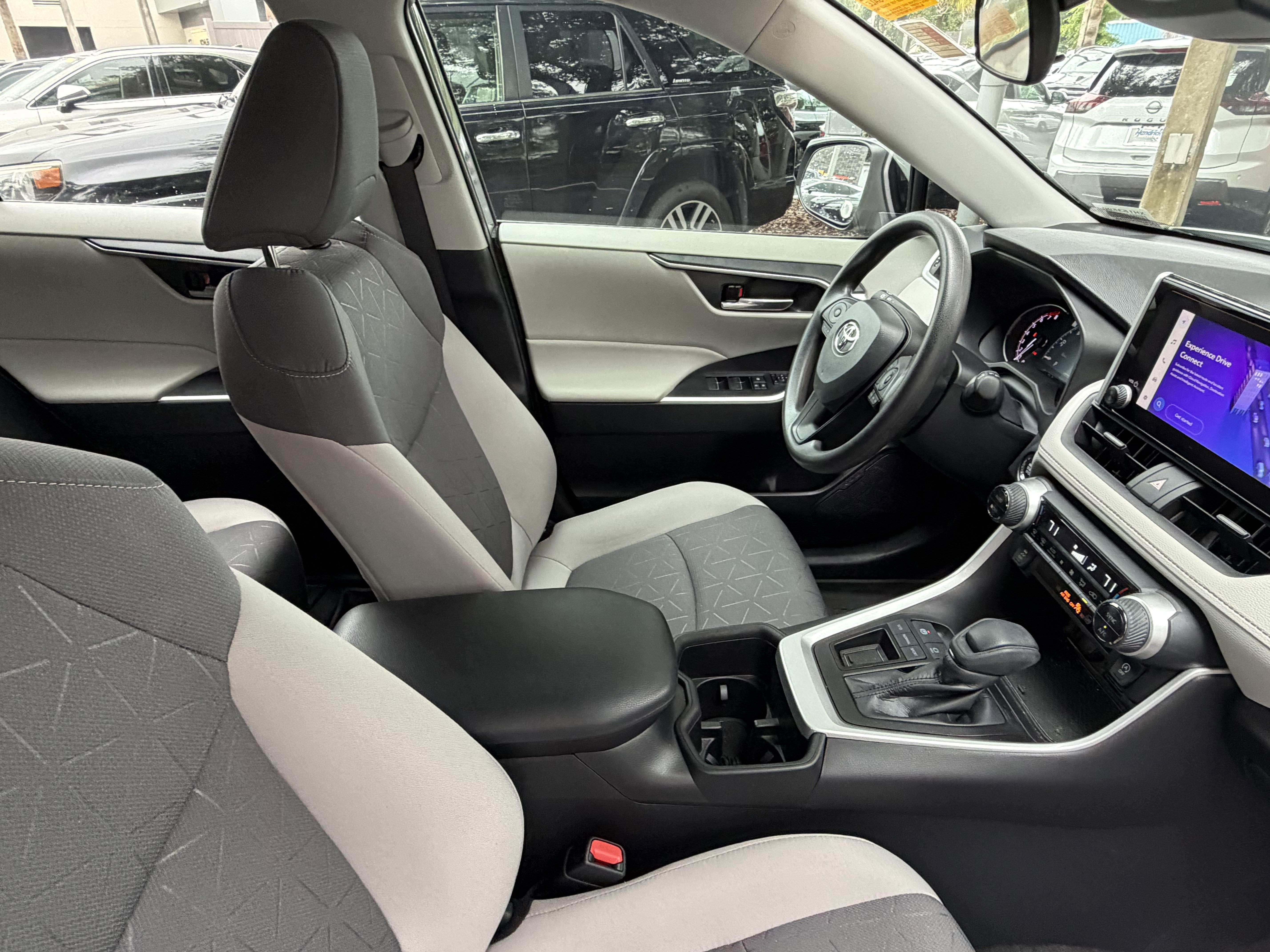 Used 2023 Toyota RAV4 XLE FWD image 46