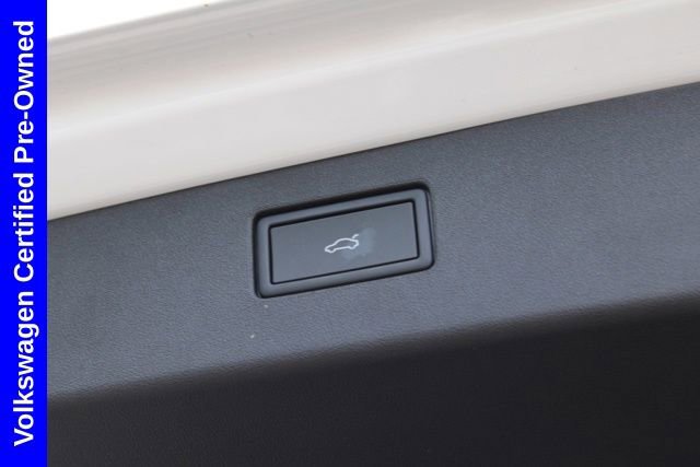 Used 2025 Volkswagen Tiguan SE image 11