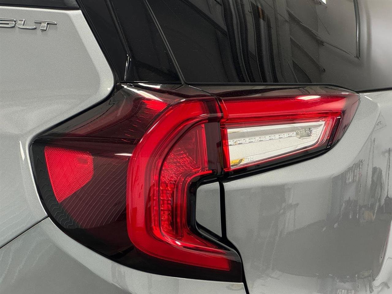 Used 2024 GMC Terrain SLT AWD/4WD image 34