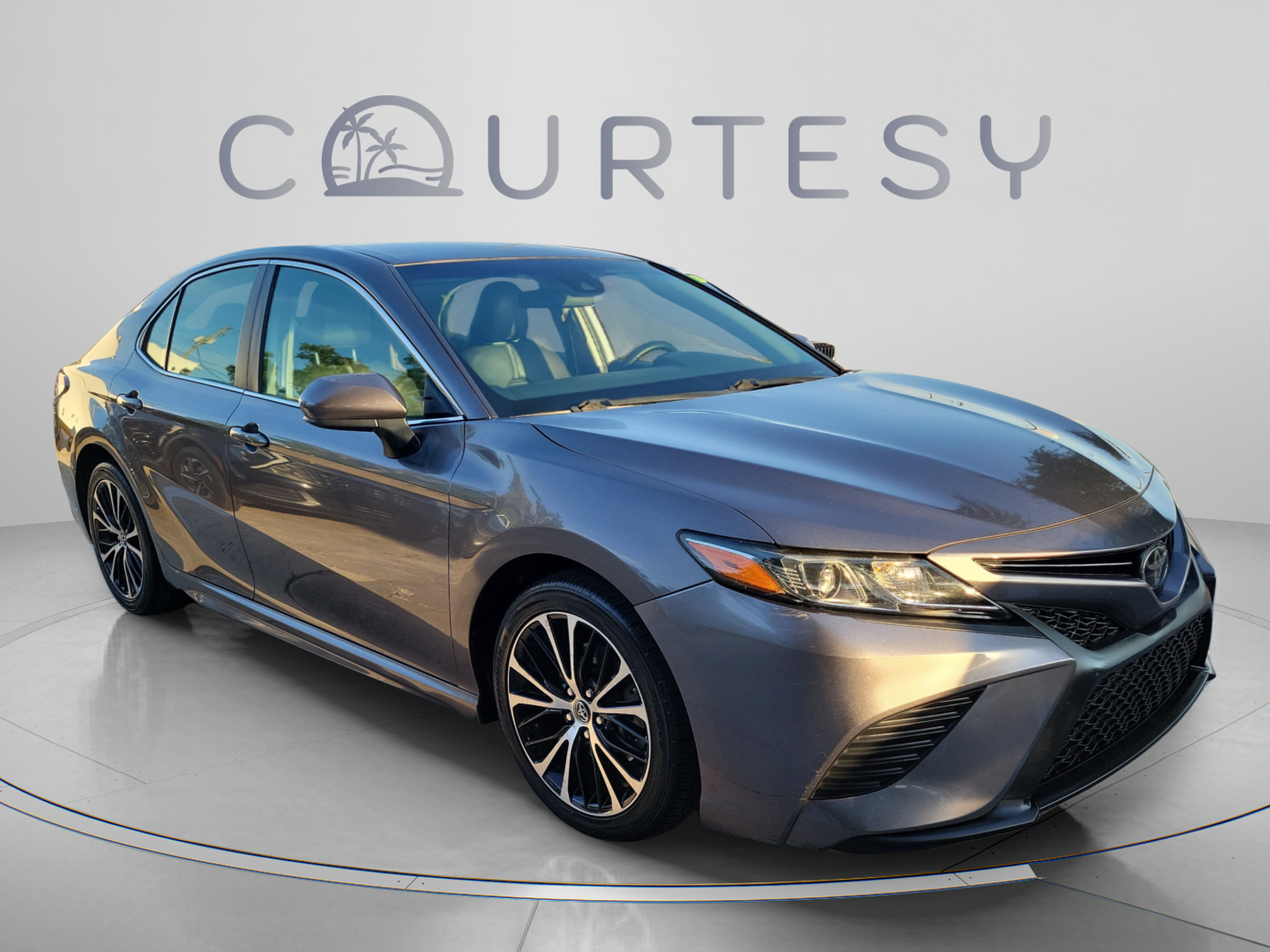 Used 2018 Toyota Camry SE FWD image 5