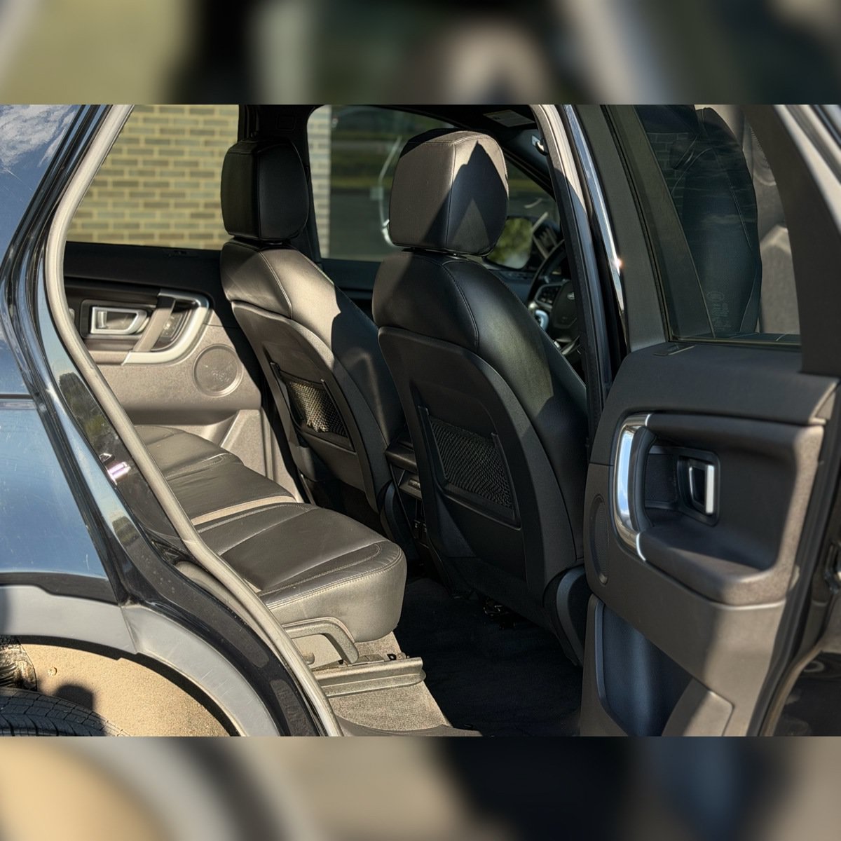 Used 2017 Land Rover Discovery Sport SE AWD/4WD image 8