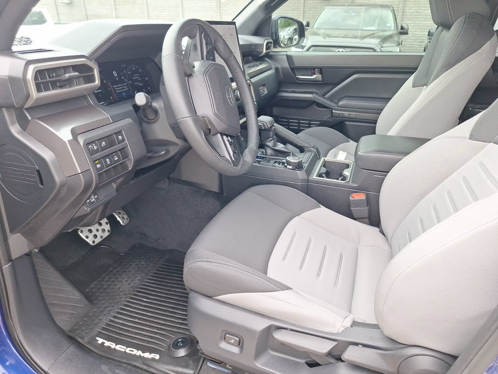 Used 2025 Toyota Tacoma TRD Sport AWD/4WD image 18