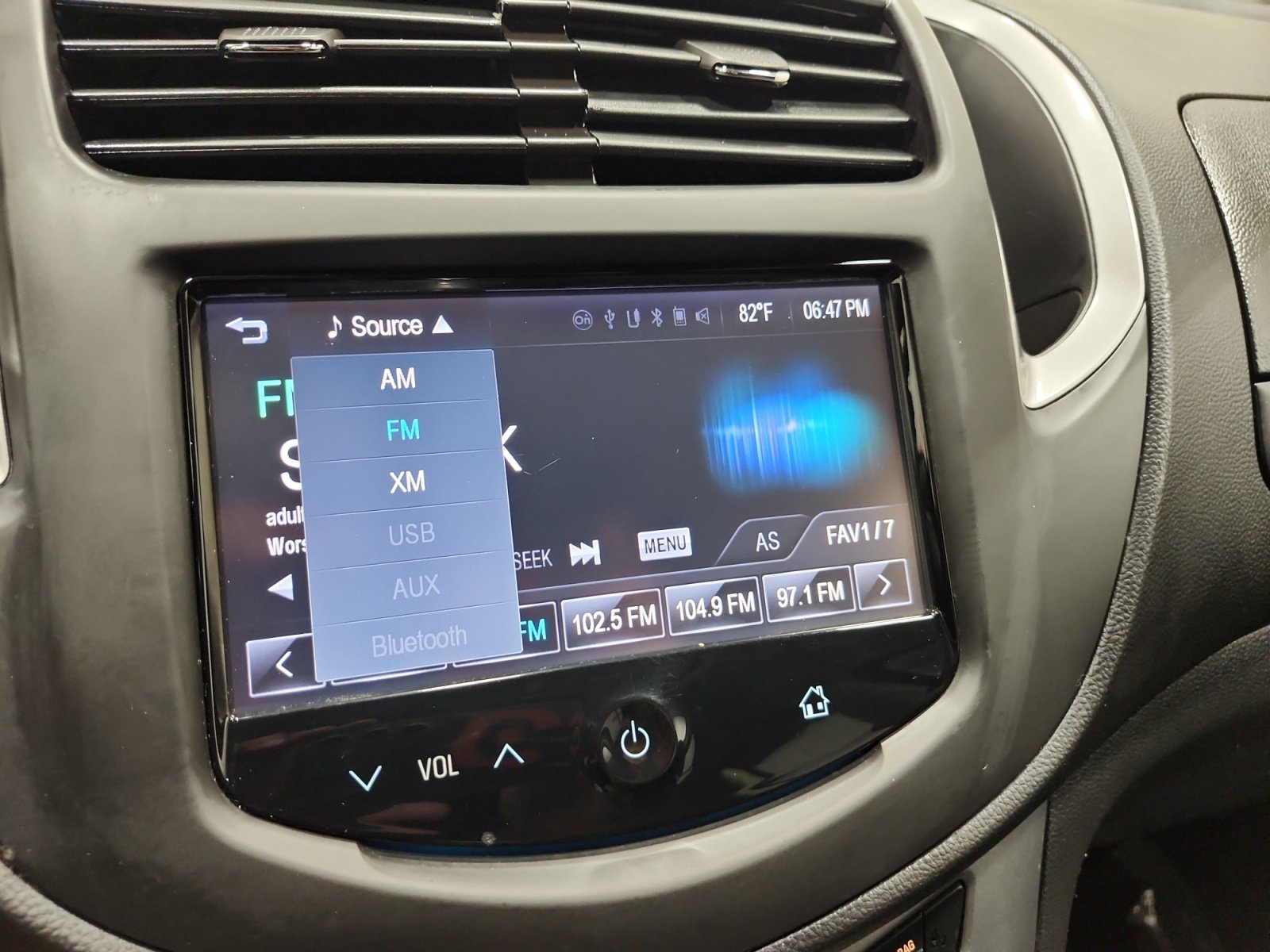 Used 2016 Chevrolet Trax LT w/ LT Sun and Sound Package FWD image 18