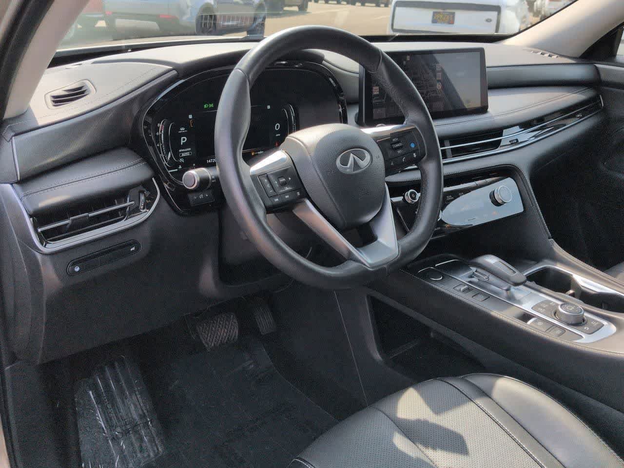 Used 2024 INFINITI QX60 Luxe AWD/4WD image 2
