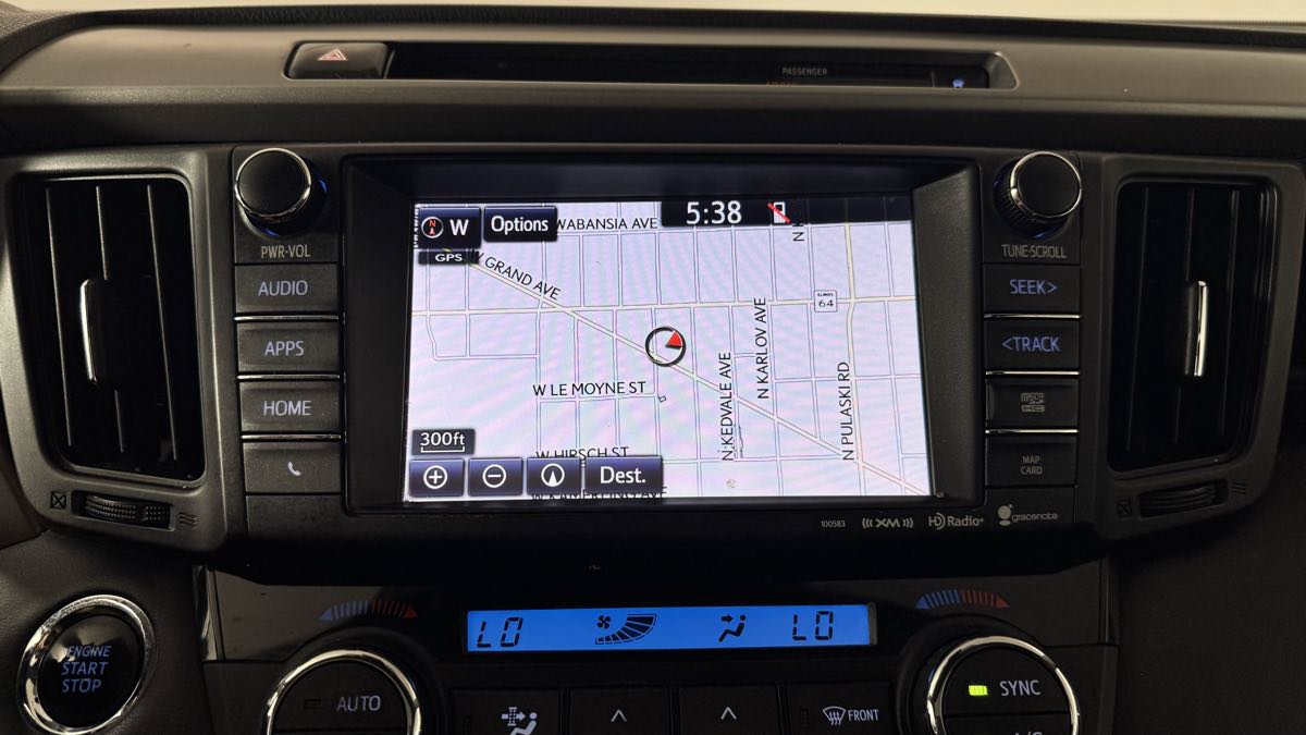Used 2016 Toyota RAV4 Limited AWD/4WD image 28