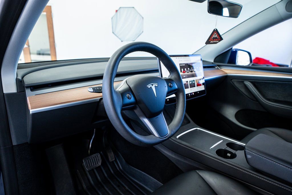 Used 2023 Tesla Model Y Long Range image 35