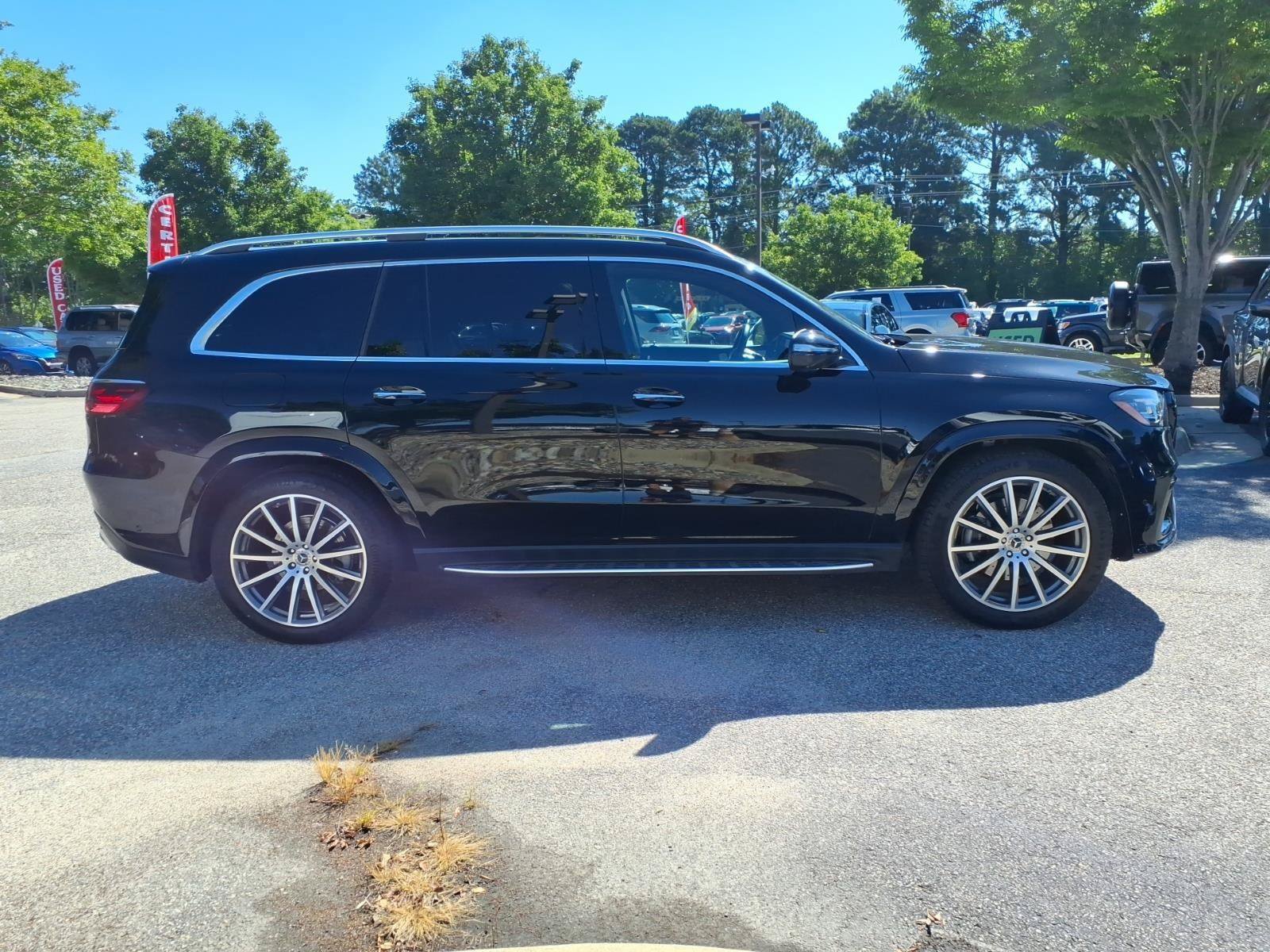 Used 2025 Mercedes-Benz GLS 580 4MATIC image 4