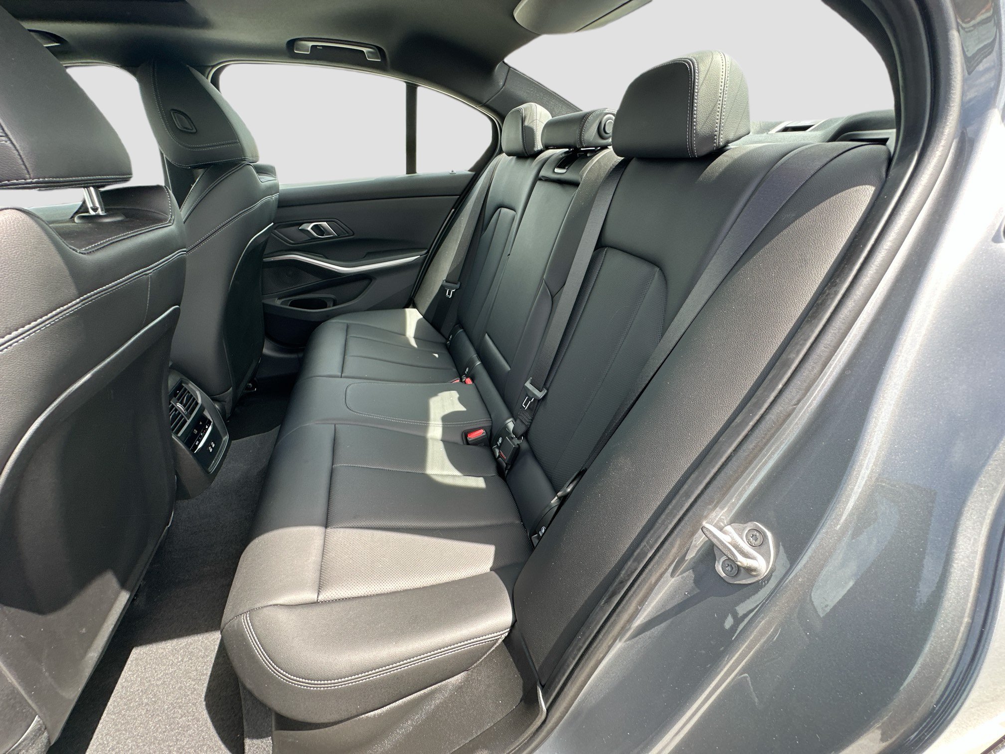 Certified 2024 BMW 330i Sedan w/ Premium Package RWD image 25