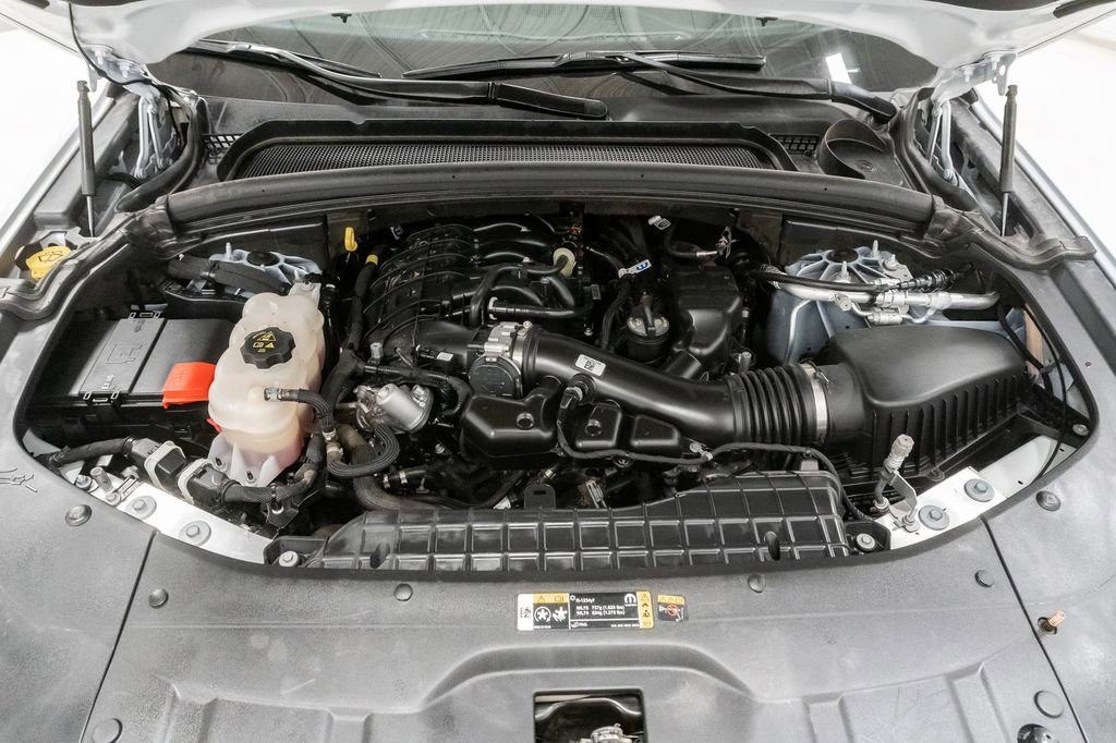 Used 2025 Jeep Grand Cherokee L Laredo image 4