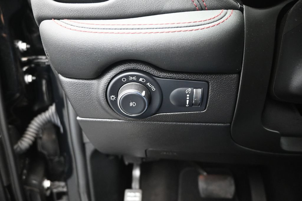 Used 2023 Dodge Durango GT AWD/4WD image 13