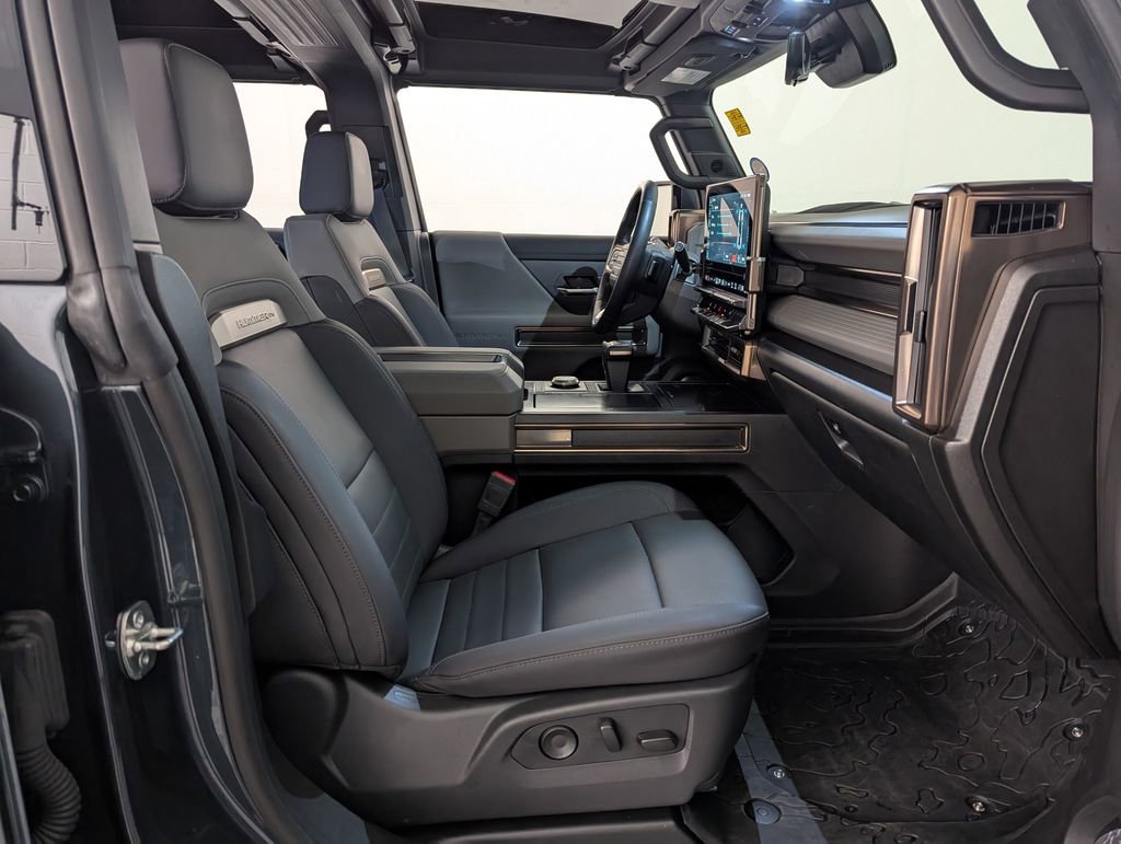 Used 2025 GMC Hummer EV 2X image 36