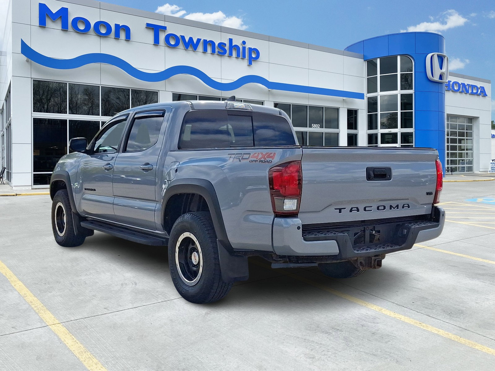 Used 2019 Toyota Tacoma TRD Off-Road w/ TRD Premium Off Road Package image 4