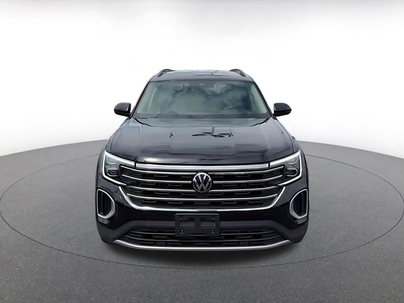 Used 2025 Volkswagen Atlas SE AWD/4WD image 4