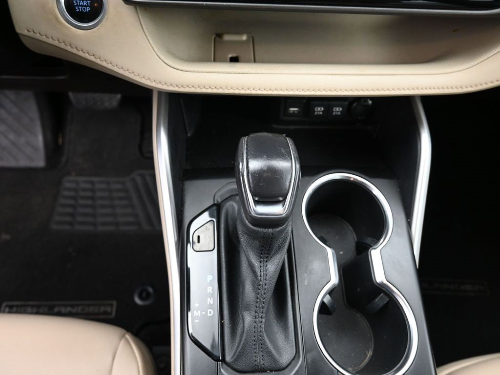 Certified 2021 Toyota Highlander XLE image 11