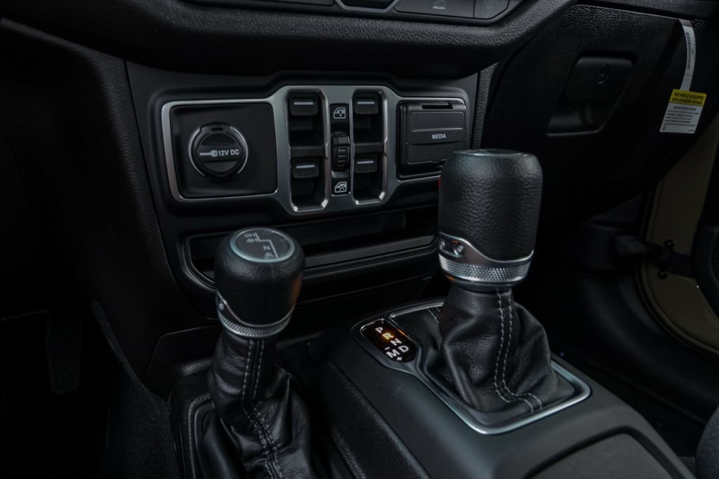 New 2026 Jeep Gladiator Sport AWD/4WD image 28