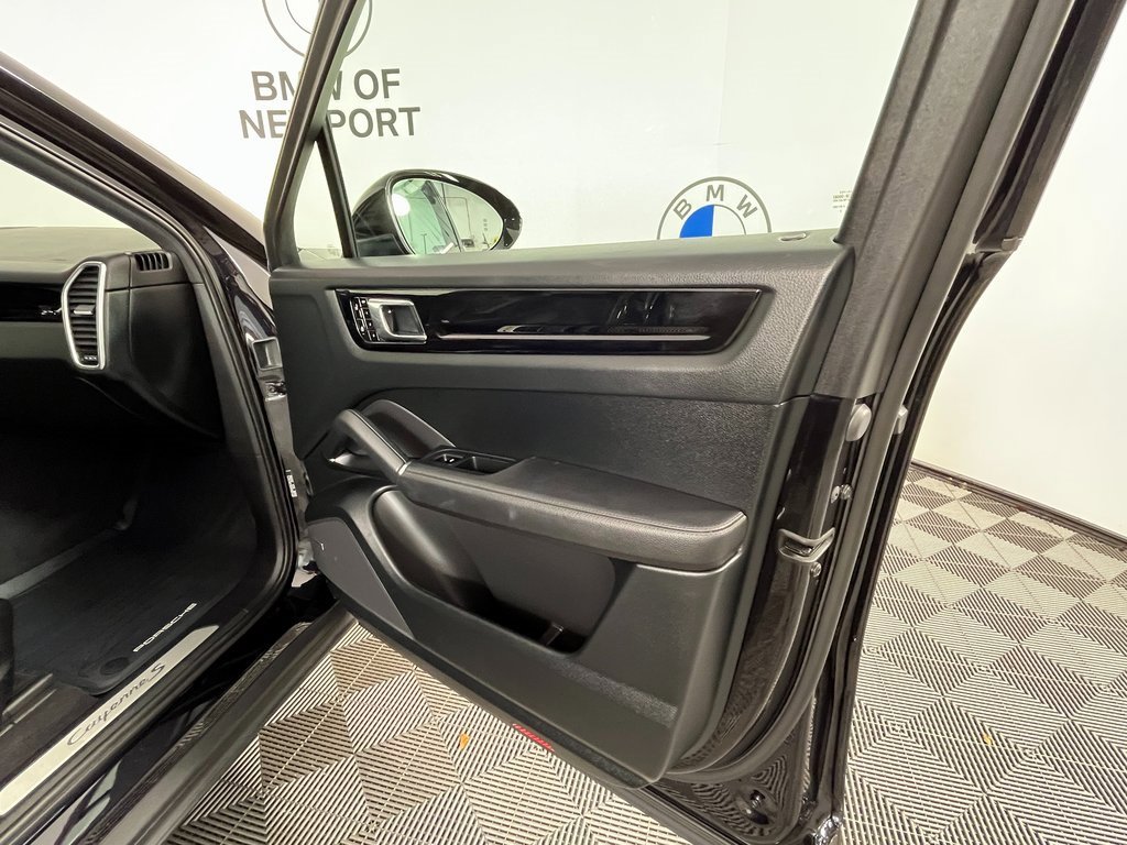 Used 2020 Porsche Cayenne S image 25