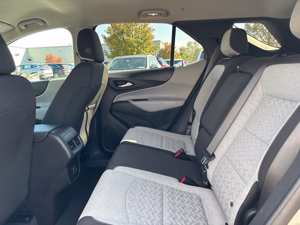 Used 2022 Chevrolet Equinox LS w/ LS Convenience Package FWD image 12