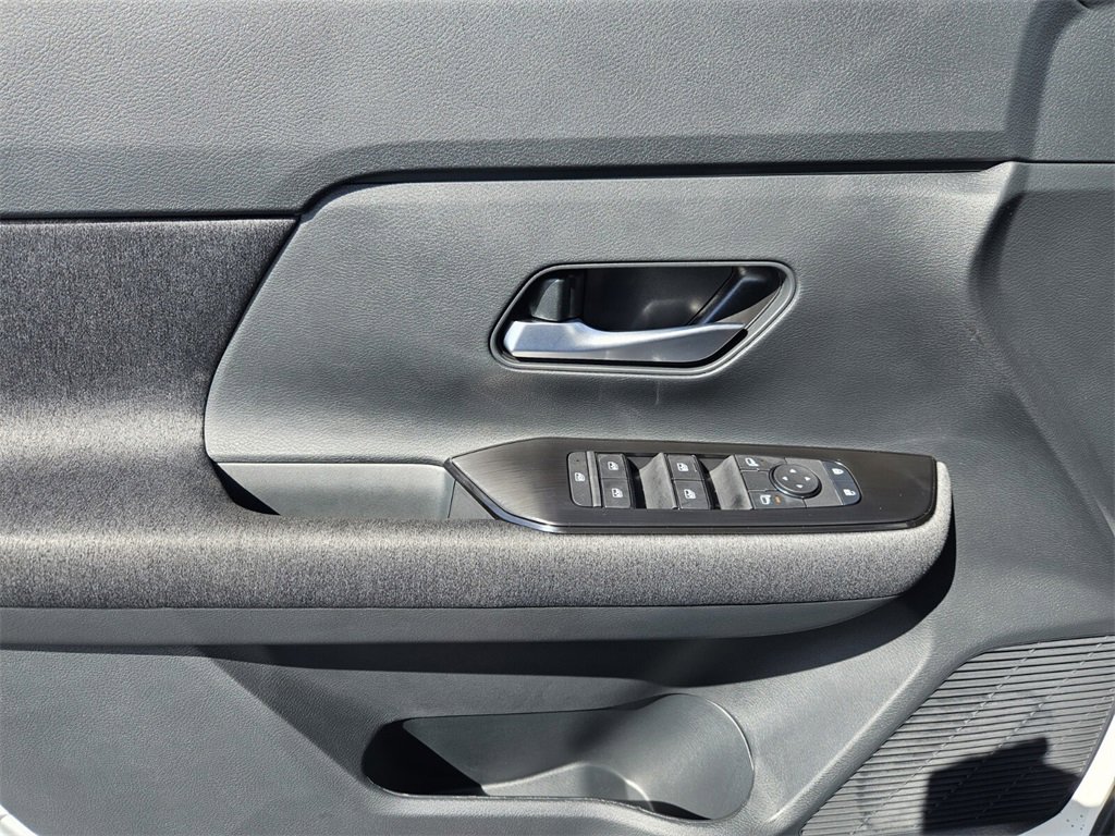 New 2026 Nissan Kicks SV image 12