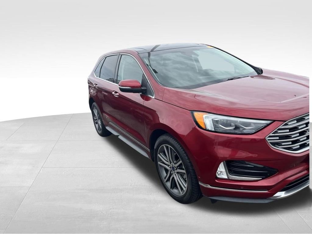 Used 2019 Ford Edge Titanium w/ Equipment Group 301A FWD image 16