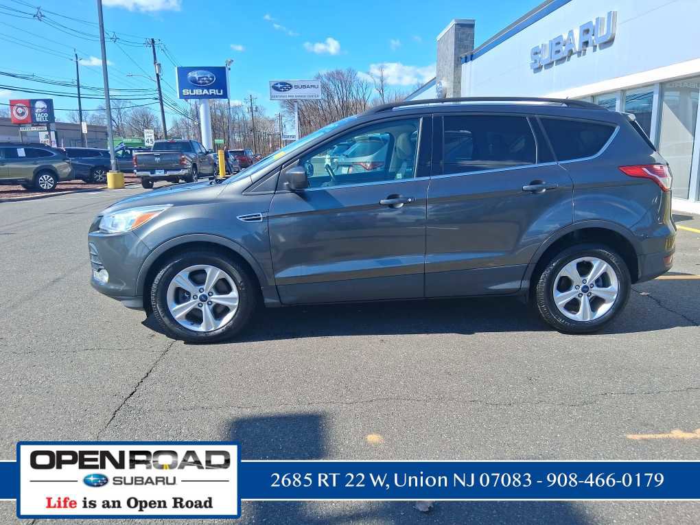 Used 2015 Ford Escape SE w/ Equipment Group 201A image 4