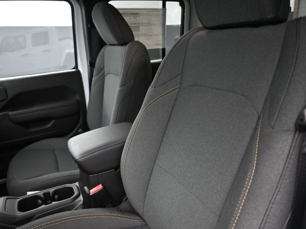 New 2025 Jeep Gladiator Sport image 31