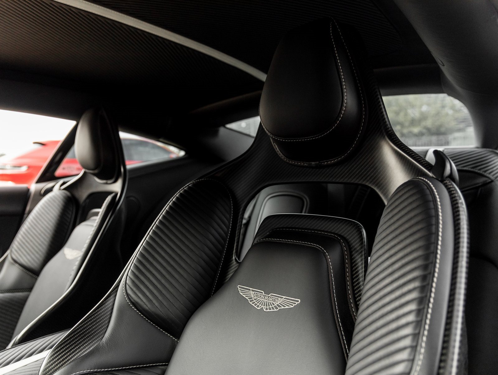 Used 2023 Aston Martin DBS Coupe image 36