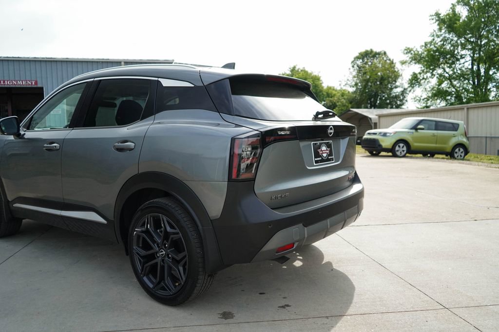Used 2025 Nissan Kicks SR w/ SR Premium Package image 15