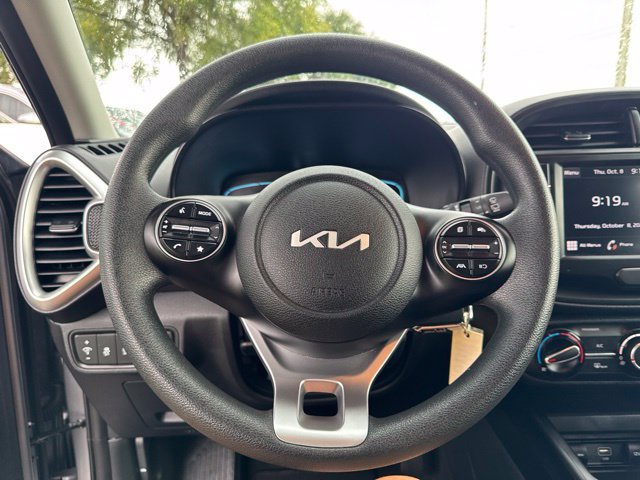 Used 2025 Kia Soul LX w/ LX Technology Package FWD image 29