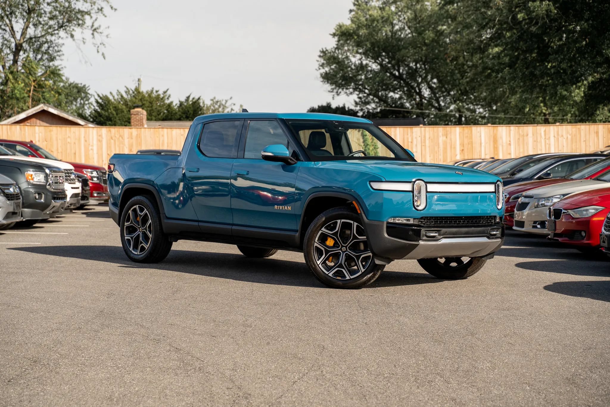Used 2022 Rivian R1T Adventure AWD/4WD image 1