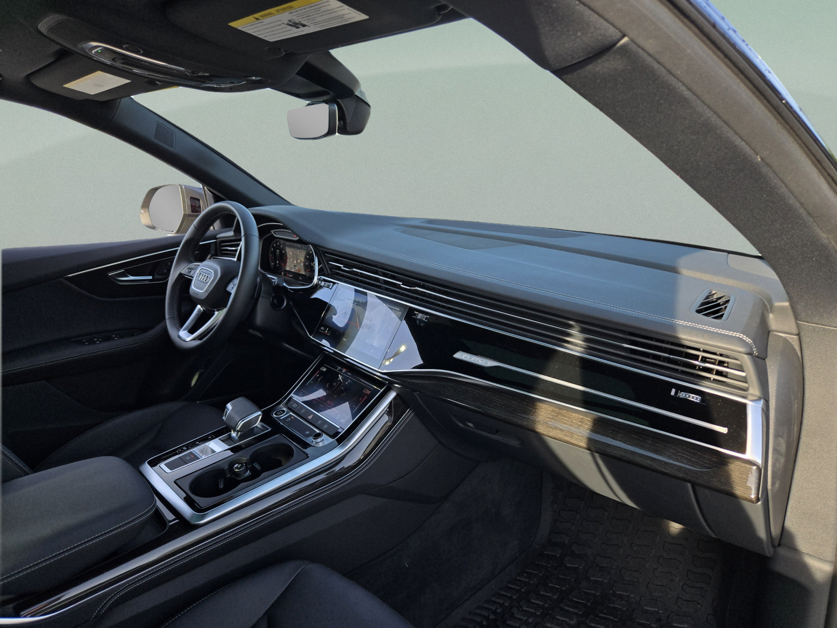 Used 2025 Audi Q8 Premium Plus AWD/4WD image 29