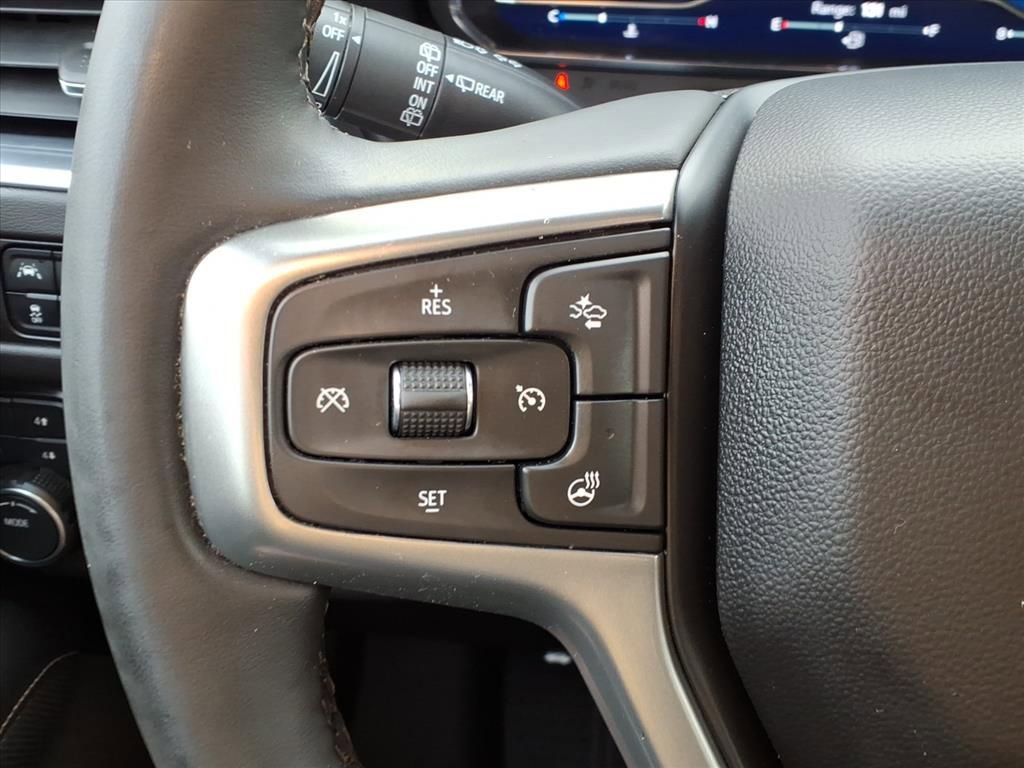 Used 2023 Chevrolet Suburban Premier image 21