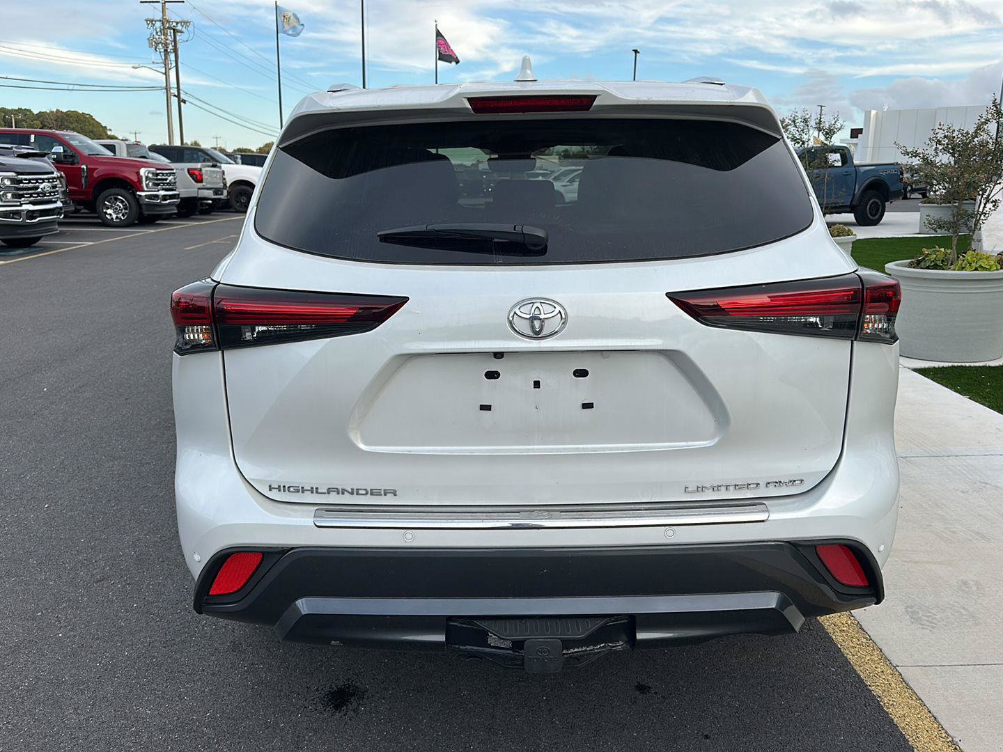 Used 2026 Toyota Highlander Limited AWD/4WD image 6
