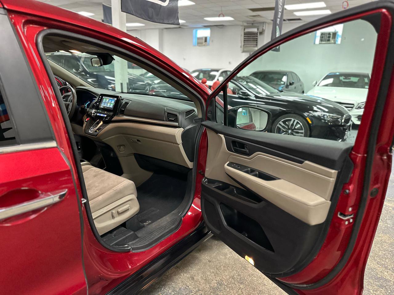 Used 2022 Honda Odyssey EX image 24