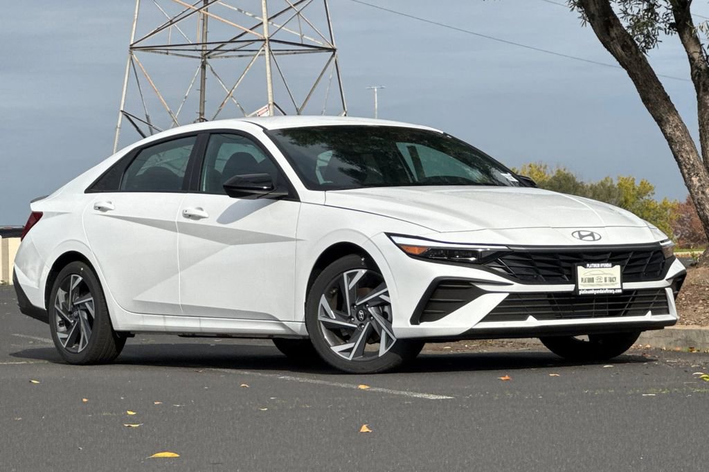 New 2025 Hyundai Elantra Sport image 2