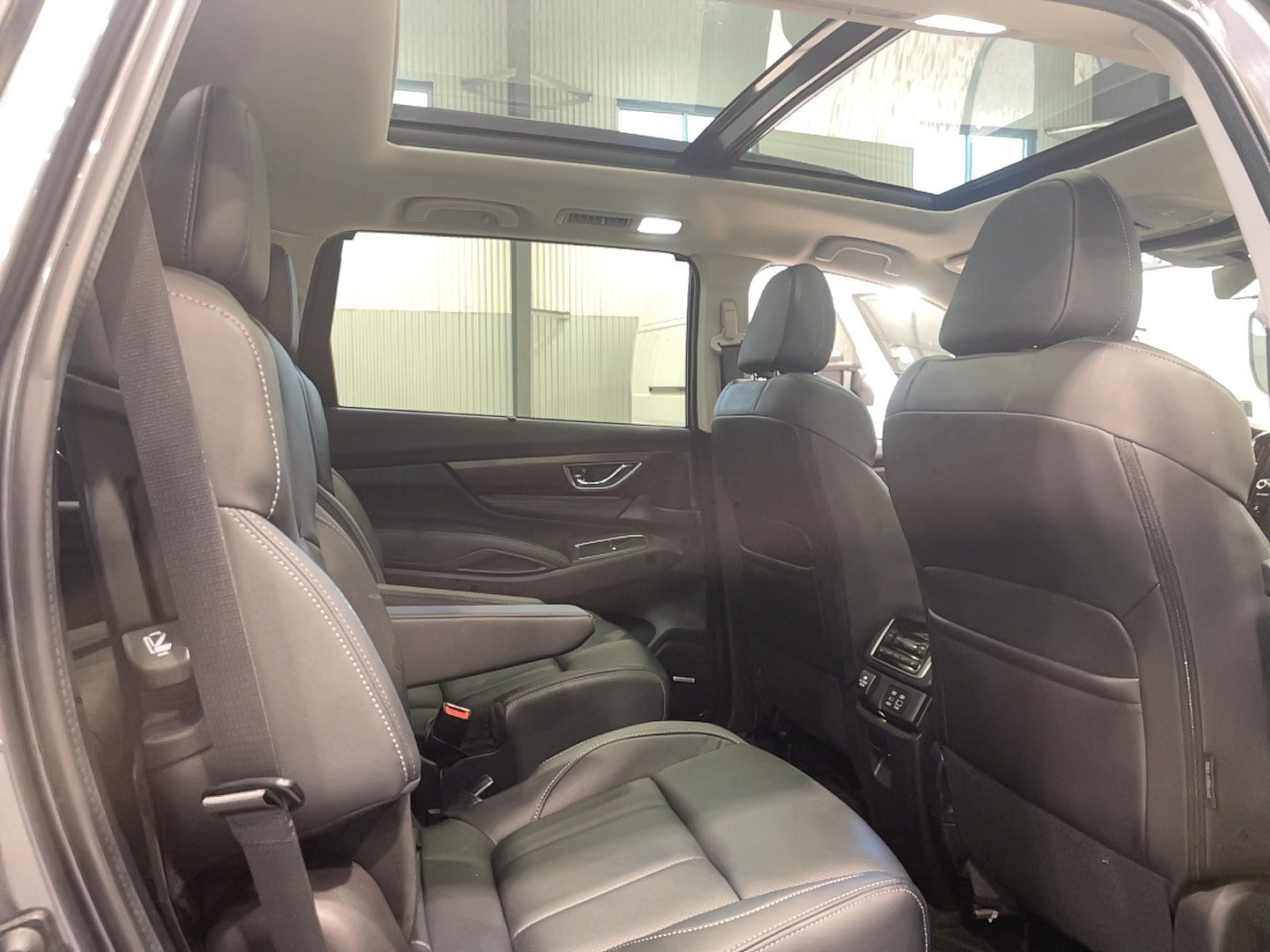 Used 2025 Subaru Ascent Touring AWD/4WD image 13