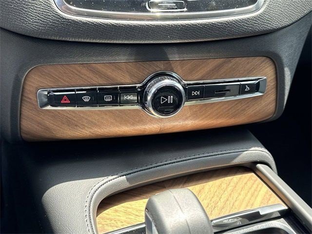 New 2024 Volvo XC90 B6 Plus w/ Protection Package Premier image 16
