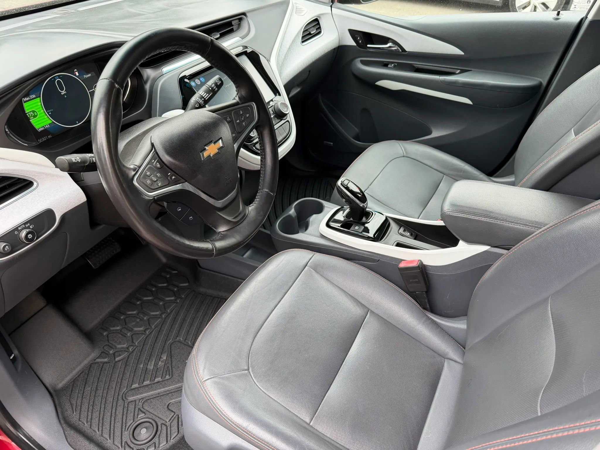 Used 2019 Chevrolet Bolt Premier w/ Infotainment Package image 15