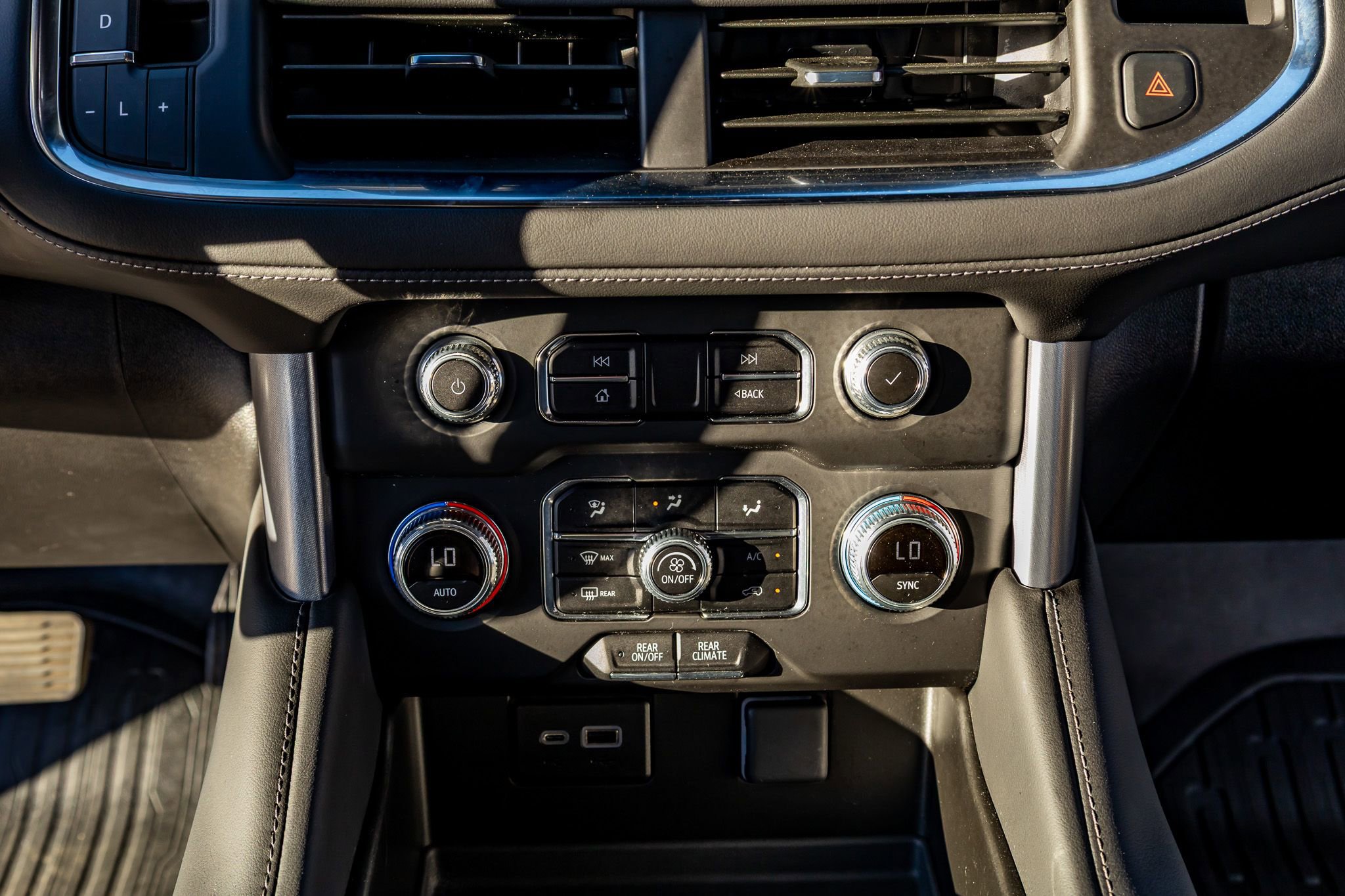 Used 2023 GMC Yukon SLE w/ Max Trailering Package image 26