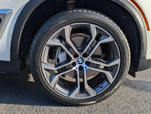 Used 2024 BMW X5 sDrive40i w/ Parking Assistance Package RWD image 8